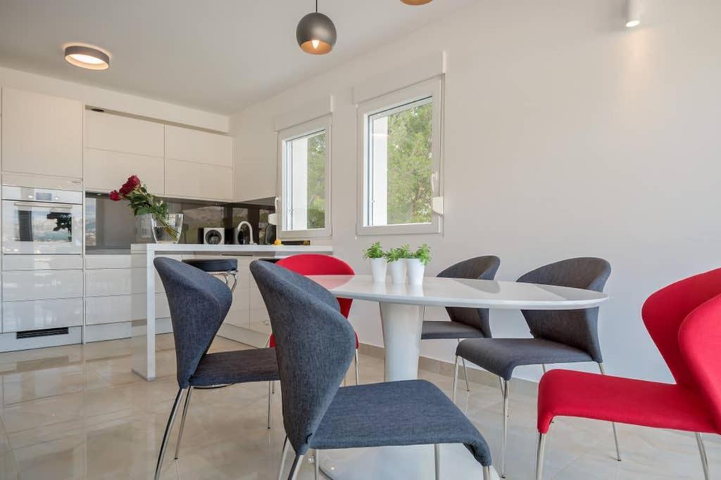 Villa Graf Подстрана Екстериор снимка